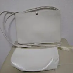 ミニショルダーバック　ポーチセット　白