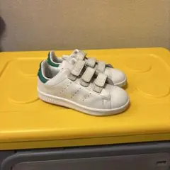 キッズ用スニーカー　adidasスタンスミス