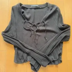 BRANDY MELVILLE ブラック クロップドトップス