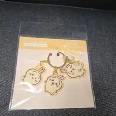 ちいかわ 東京みやげ ちいかわらんど 分けられる！3連アクリルチャーム うさぎ