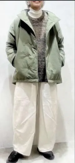 J2036 パディングフーディージャケット　カーキ