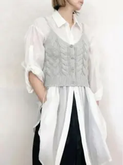 ENVYM アンビー新品未使用ケーブル編み ニットキャミソール グレー 韓国風
