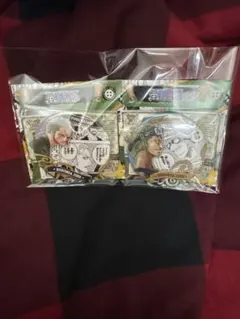 ONE PIECE ワンピース ロロノア・ゾロ 缶バッジ 3点セット - メルカリ