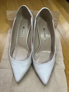 DIANA ホワイト ポインテッドトゥ ハイヒール