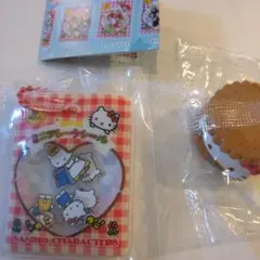 サンリオ ミニフレークシール風チャーム スモアサンド キティ ガチャ