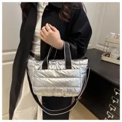 キルティングバッグ　シルバー　ショルダー　斜め掛け 軽量　トート 2way