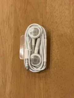 【美品】ホワイト有線イヤホン