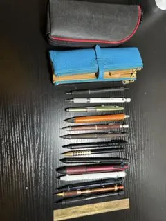 シャープペンシルセットとペンケース