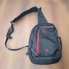 adidas アディダス ボディバッグ ショルダーバッグ 黒 赤