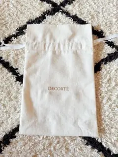 【非売品】DECORTÉ 巾着ポーチ（ホワイト／ロゴ入り）