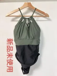 オリーブグリーンと黒のワンピース水着