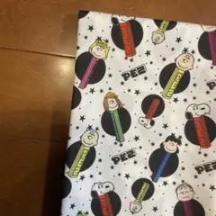 生地　ハギレ　〈スヌーピー pez 白黒〉