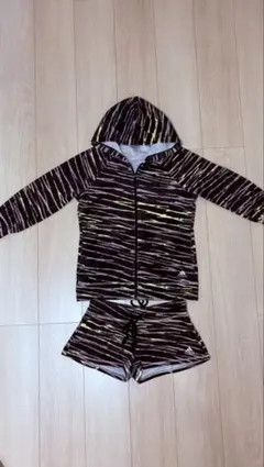 サ*ィ様 【adidas】セットアップ ジップパーカー＆ショートパンツ タイガー