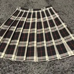 膝丈プリーツスカート 黒と赤のチェック　11号