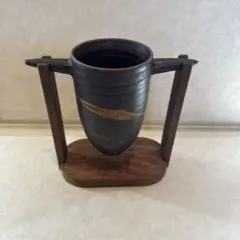 吊り下げ式 陶器製 花瓶 木製スタンド付きのサムネイル
