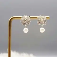 Cupid Heart 花デザイン イヤリング