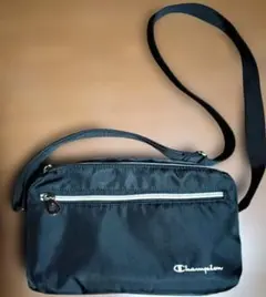 【美品】Champion ショルダーバッグ ブラックのサムネイル