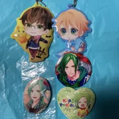 アクリルキーホルダー 缶バッジ