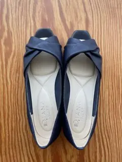 ダイアナ　ウェルフィット オープントゥウェッジパンプス　ネイビー