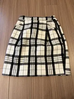 ローリーズファーム　膝上　スカート　未使用