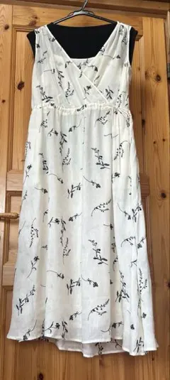 シビラ 総刺繍のワンピース