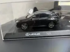 6/5まで　LEXUS NX ミニカー ディスプレイケース付のサムネイル