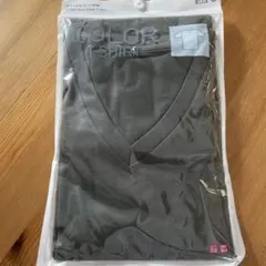 新品 UNIQLO カラーVネックTシャツ オリーブ S