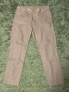 ベージュ スリムフィット チノパン