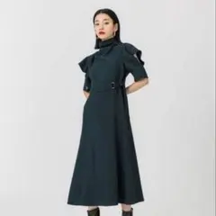 【UNITED TOKYO】ドレープスリーブワンピースのサムネイル