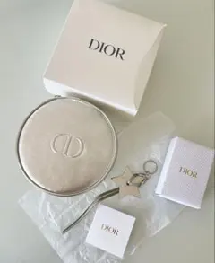 DIOR ノベルティ　ポーチ キーチャームセット シルバーのサムネイル