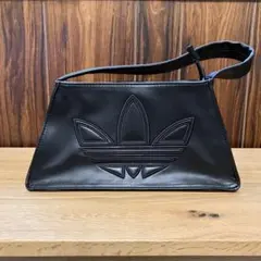アディダスオリジナルス／アウトライン トレフォイル ショルダーバッグ