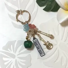 青リンゴ　キーホルダー　推しカラー　ミセスグリーンアップルの推し活に　チャーム