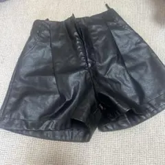 新品未使用　GRL レザーショートパンツ