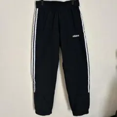 adidas レディーストラックパンツ サイドストライプ　ブラック