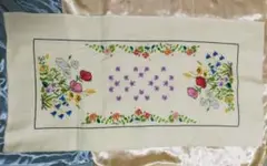 【ハンドメイド】クロスステッチ 完成品 可愛らしい花柄刺繍布 長方形