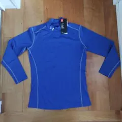 【新品１箇所しみあり】アンダーアーマー長袖インナー