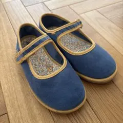 ZARA kids 青いストラップ付きバレエシューズ