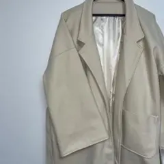 コートアイボリーベージュ ロングコート　ベルト付きポケットあり