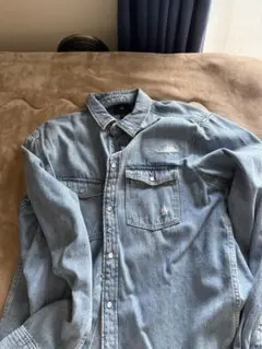 H&M ダメージ加工デニムシャツ M