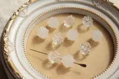 ２色入り　ブラックベリーのビーズ　クリア＆ホワイト