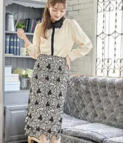 トッコクローゼット ベージュ ブラウス 刺繍襟