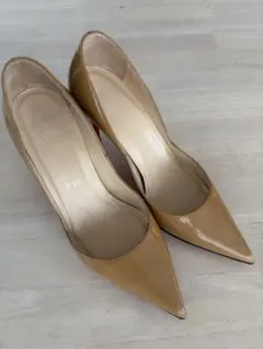 Christian Louboutin ベージュ　ピンヒール　パンプスのサムネイル