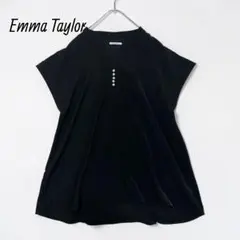 Emma Taylor エマテイラー トップス パールボタン キーネックのサムネイル
