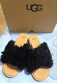 完売希少UGG ROSA FLUFF HEELローザフラッフヒールファーサンダル