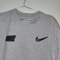 NIKE グレー Tシャツ ロゴ入り