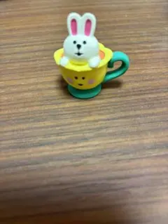 concombre ウサギカップ置物