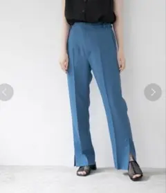 LOWRYS FARM「DRYカラーサイドスリットパンツ」