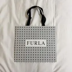 FURLA フルラ ショッパー 紙袋のサムネイル