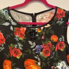 スーパービューティー　フラワープリント ワンピース 42