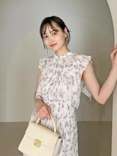 【新品】SNIDEL Sustainableヘアラインフラワープリントワンピース